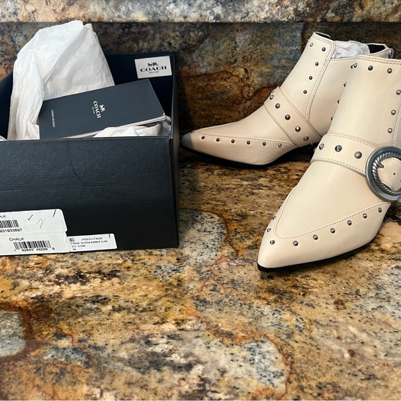 Coach studded boots NIB - Picture 2 of 4